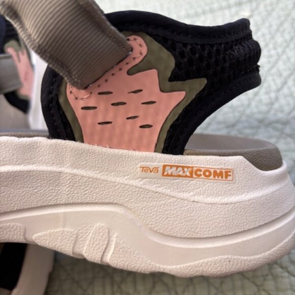 Teva Size 10 MaxComf Sandals - Picture 4 of 4